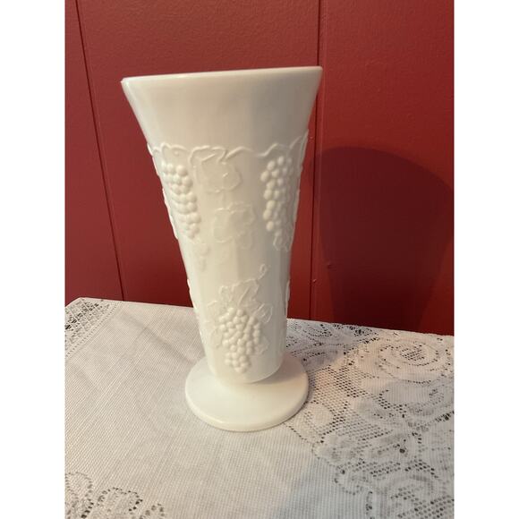 Mid Century Milk Glass Vase Embossed Grapes - Picture 9 of 9